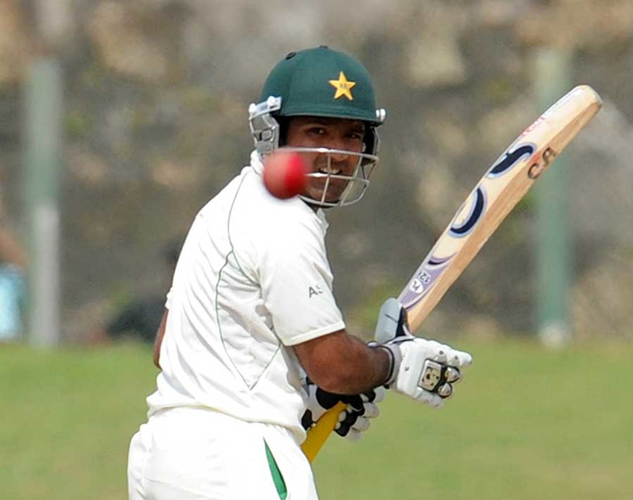 Asad Shafiq resisted the Sri Lankan bowling before lunch, Sri Lanka v Pakistan, 1st Test, Galle, 4th day, June 25, 2012
