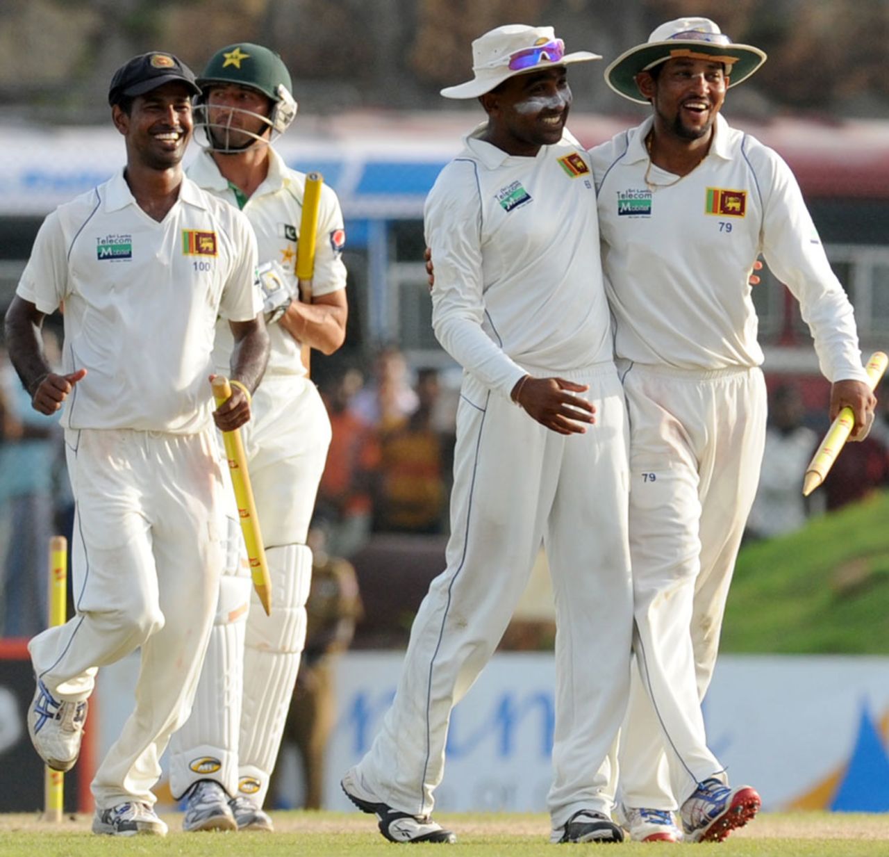 Sri Lanka are all smiles after completing a 209-run victory, Sri Lanka v Pakistan, 1st Test, Galle, 4th day, June 25, 2012