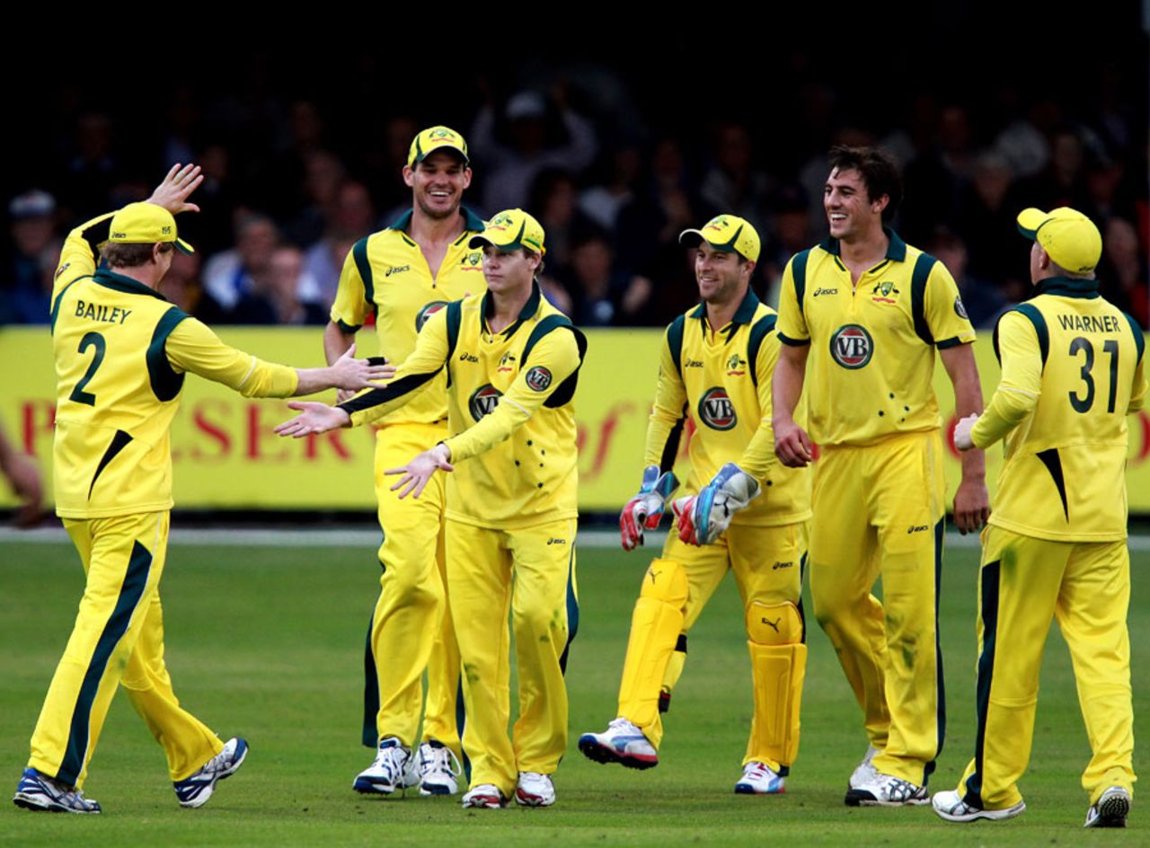 Australia get together after a wicket, Essex v Australians, Tour match, Chelmsford, June 26, 2012
