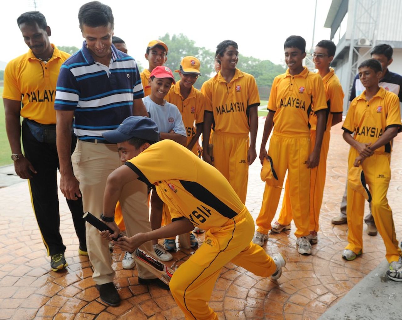 Rahul Dravid with Malaysian cricketers, Kuala Lumpur, June 27, 2012