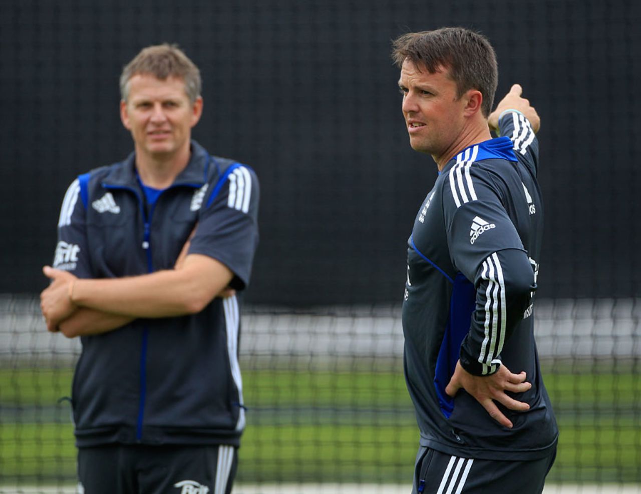 Graeme Swann chats with Peter Such during training, Lord's, June 27, 2012