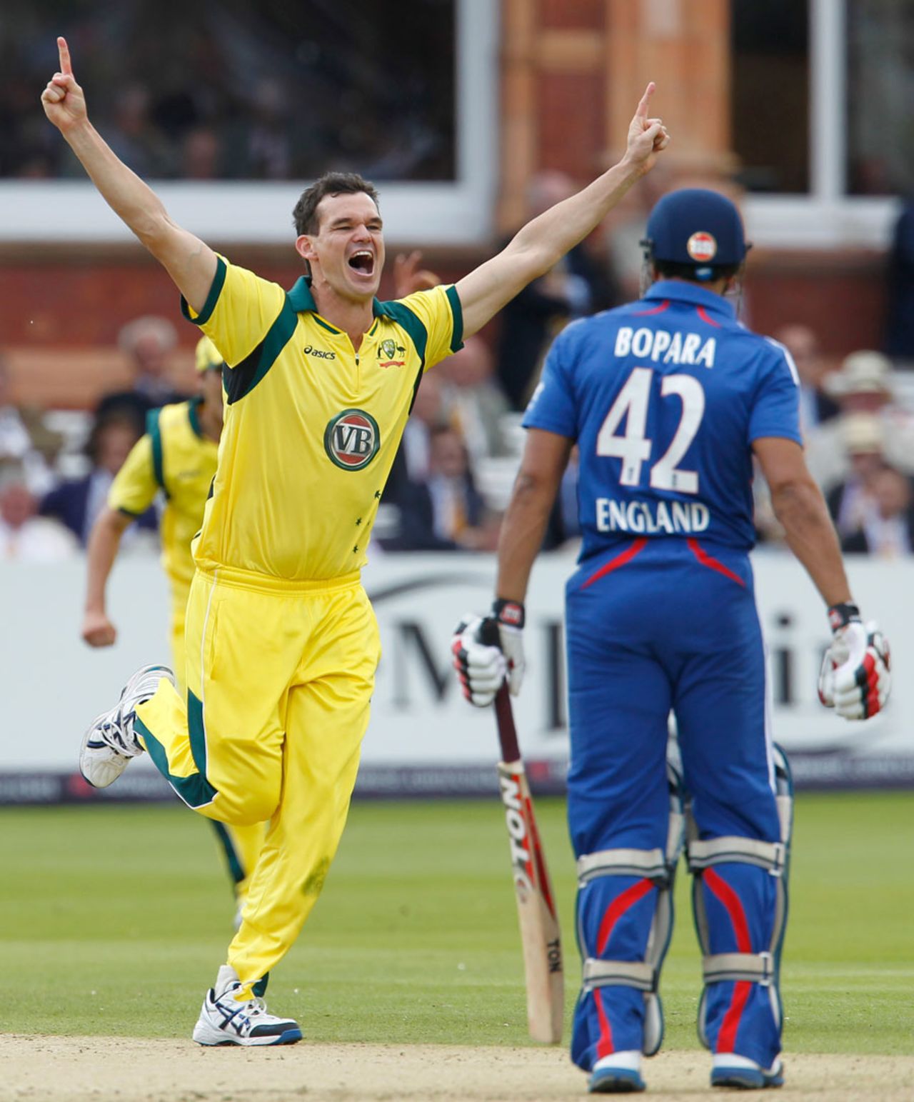 Clint McKay took Australia's third wicket, England v Australia, 1st ODI, Lord's, June 29, 2012