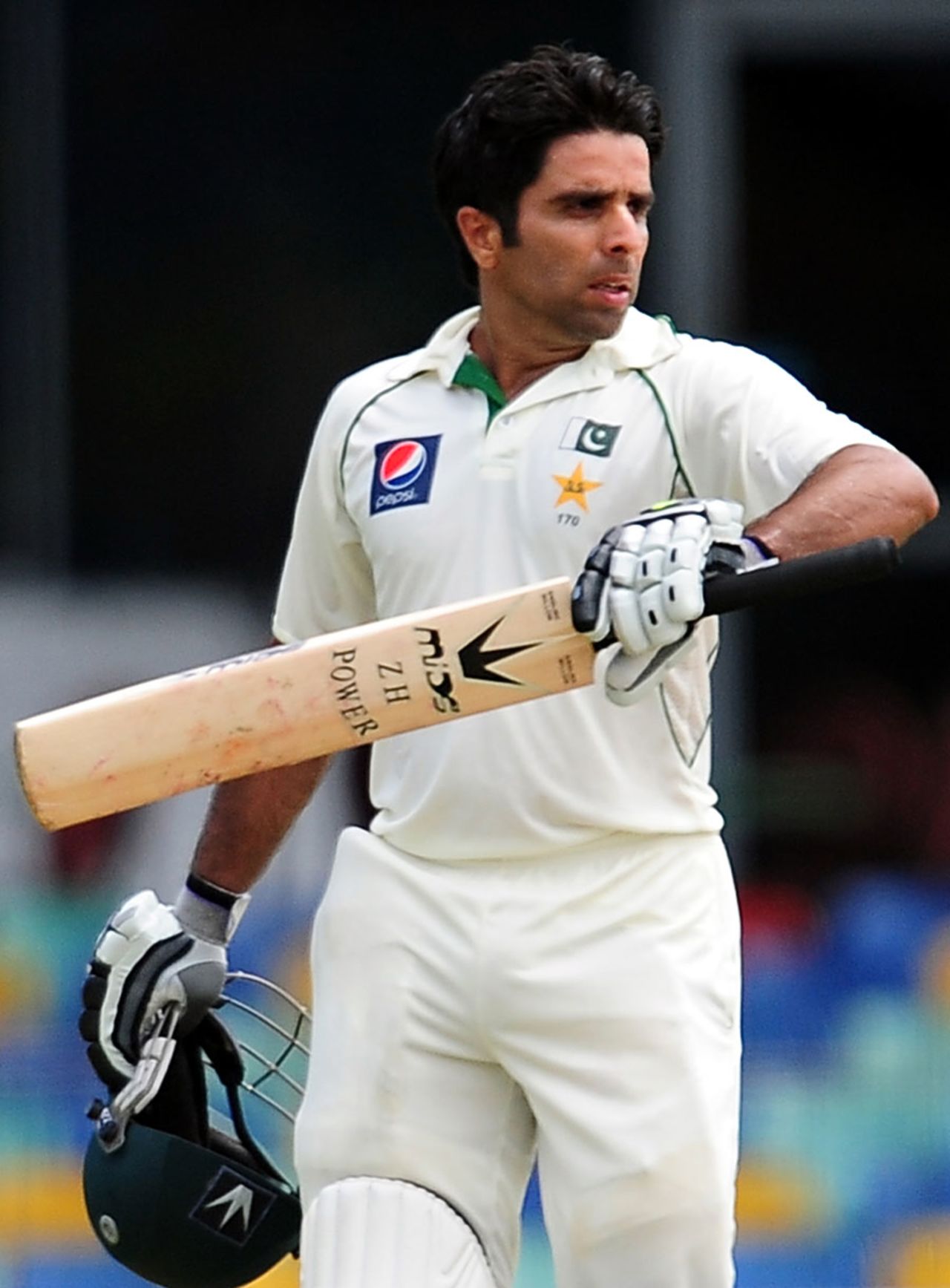 Taufeeq Umar acknowledges the applause for his fifty, Sri Lanka v Pakistan, 2nd Test, SSC, Colombo, 1st day, June 30, 2012