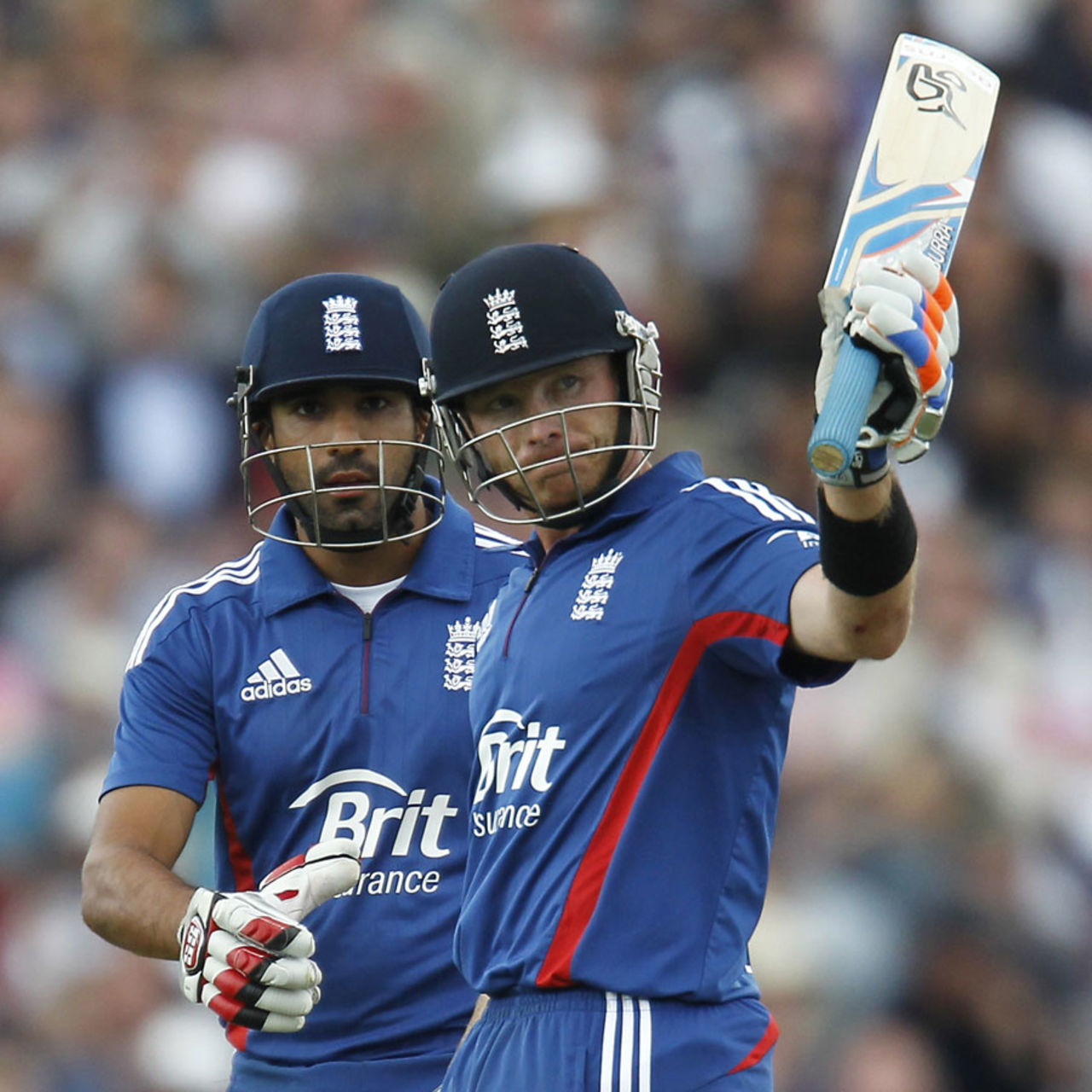 Ian Bell acknowledges his half-century, England v Australia, 2nd ODI, The Oval, July 1, 2012