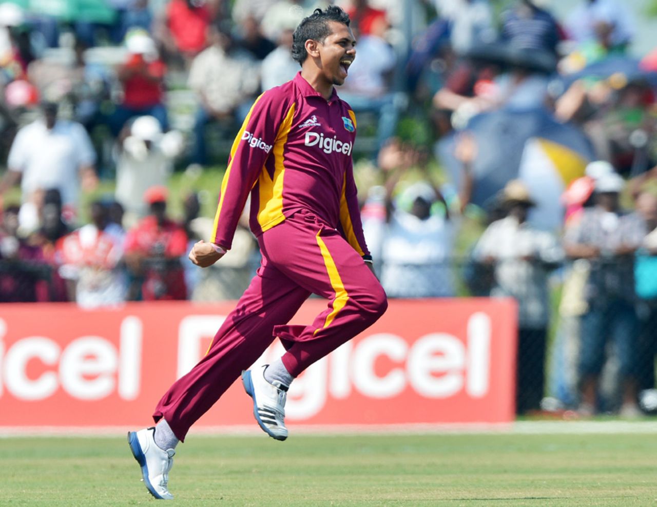 Sunil Narine took four wickets, West Indies v New Zealand, 2nd Twenty20, Florida, July 1, 2012