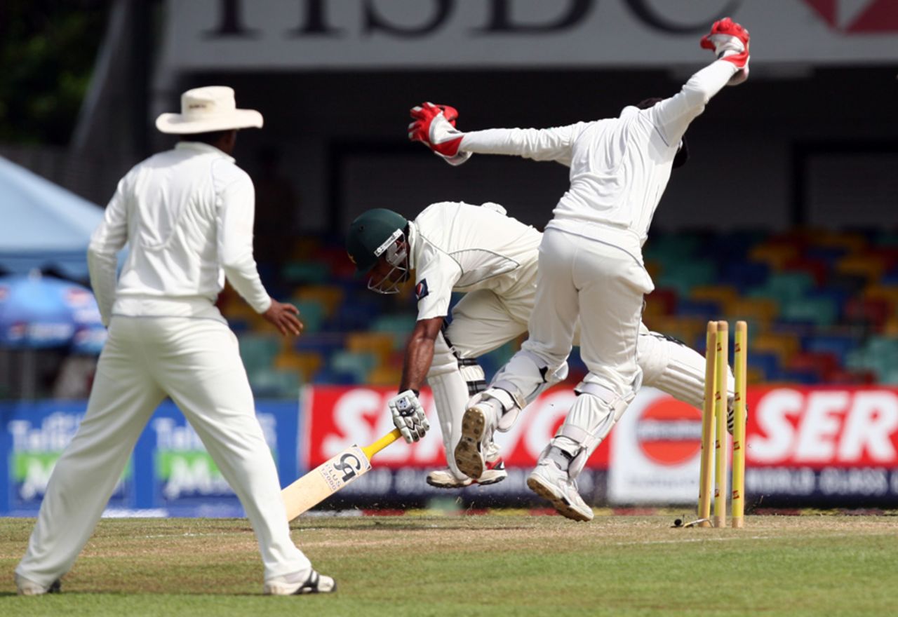 Asad Shafiq is run out for 2 by a direct hit from Tillakaratne Dilshan, Sri Lanka v Pakistan, 2nd Test, SSC, Colombo, 3rd day, July 2, 2012