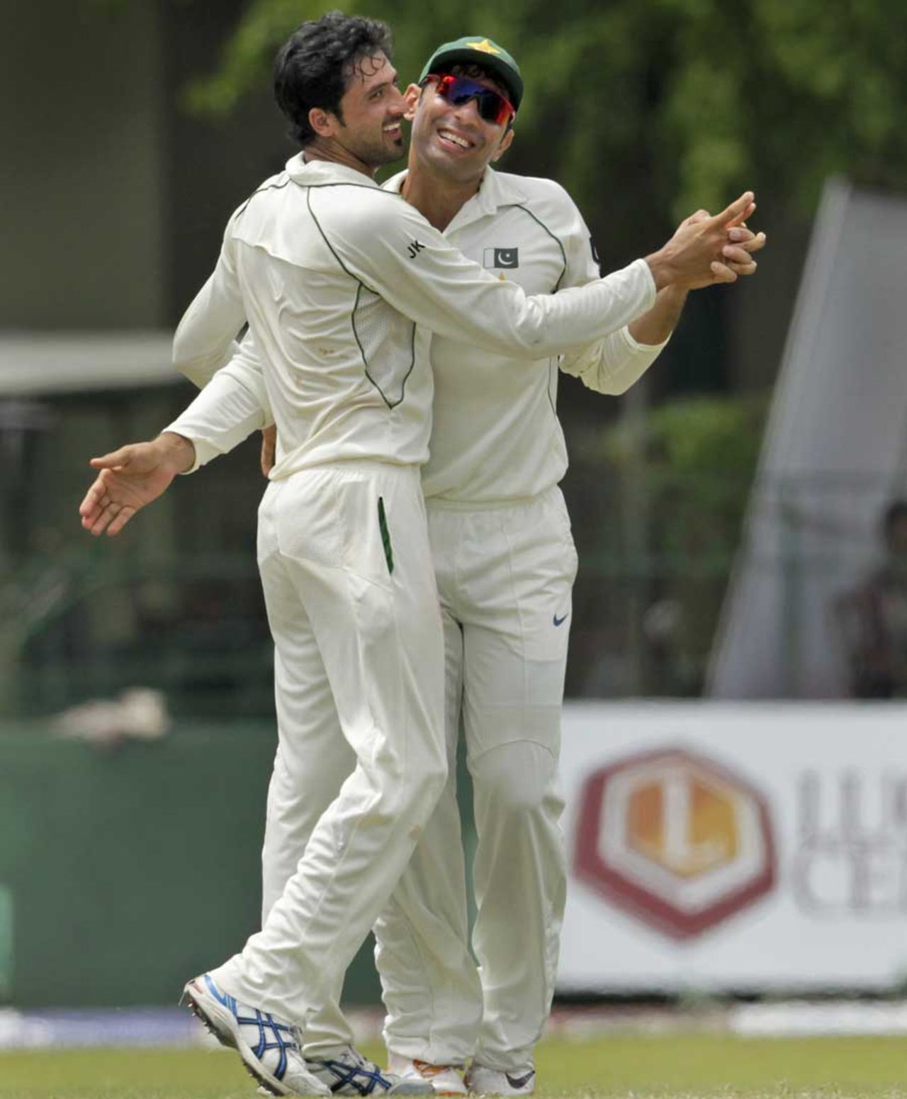 Junaid Khan helped bowl out Sri Lanka for 391, Sri Lanka v Pakistan, 2nd Test, SSC, Colombo, 5th day, July 4, 2012