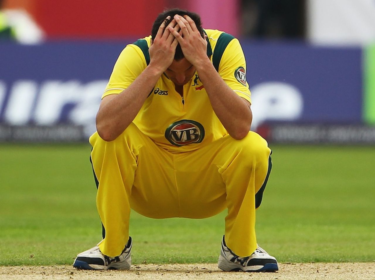 Clint McKay holds his head in his hands, England v Australia, 4th ODI, Chester-le-Street, July 7, 2012