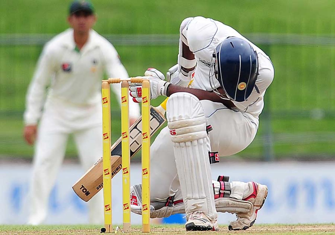 Tharanga Paranavitana was struck on the helmet by Mohammad Sami, Sri Lanka v Pakistan, 3rd Test, Pallekele, 3rd day, July 10, 2012