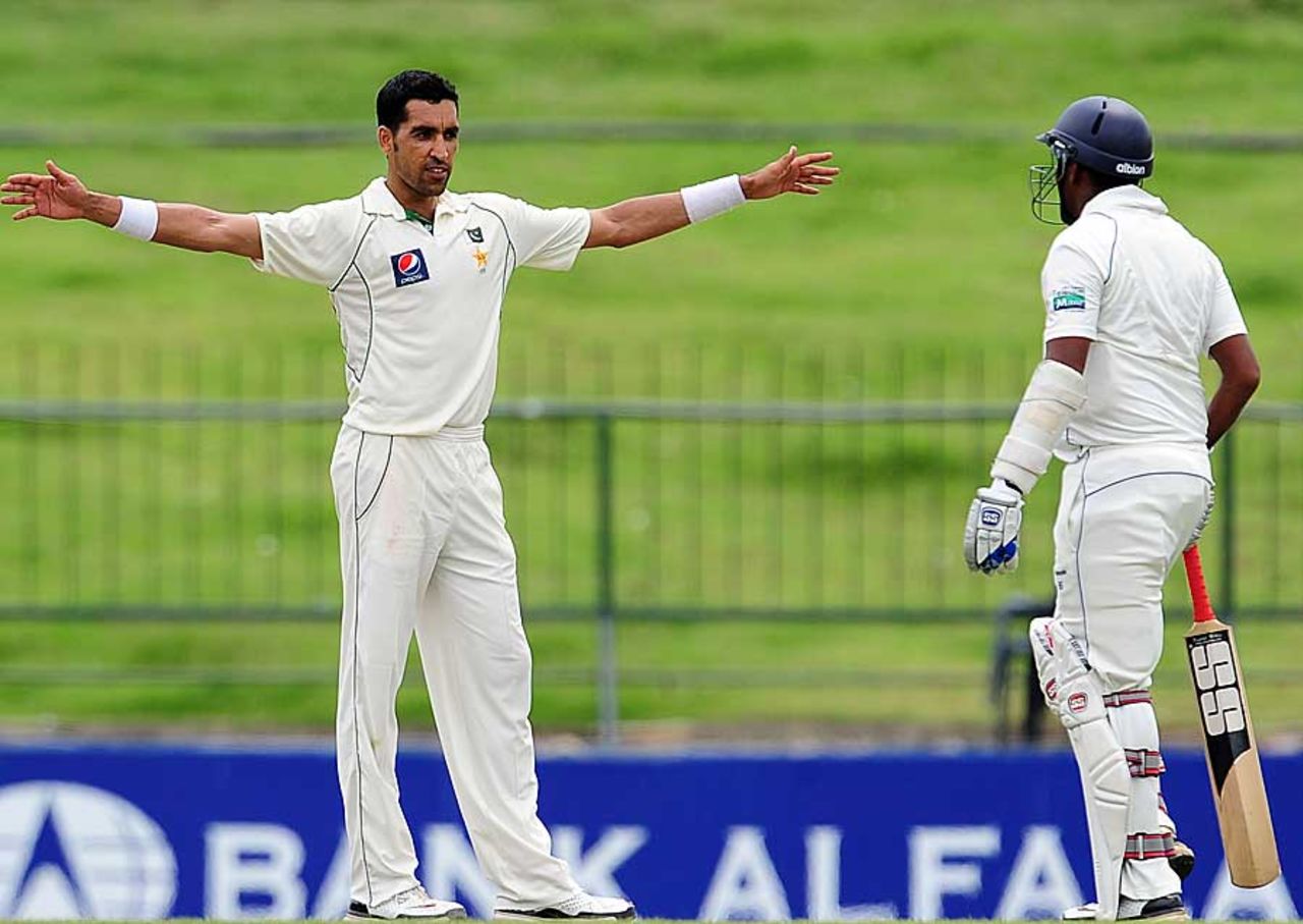 Umar Gul has a thing or two to tell Thilan Samaraweera, Sri Lanka v Pakistan, 3rd Test, Pallekele, 3rd day, July 10, 2012