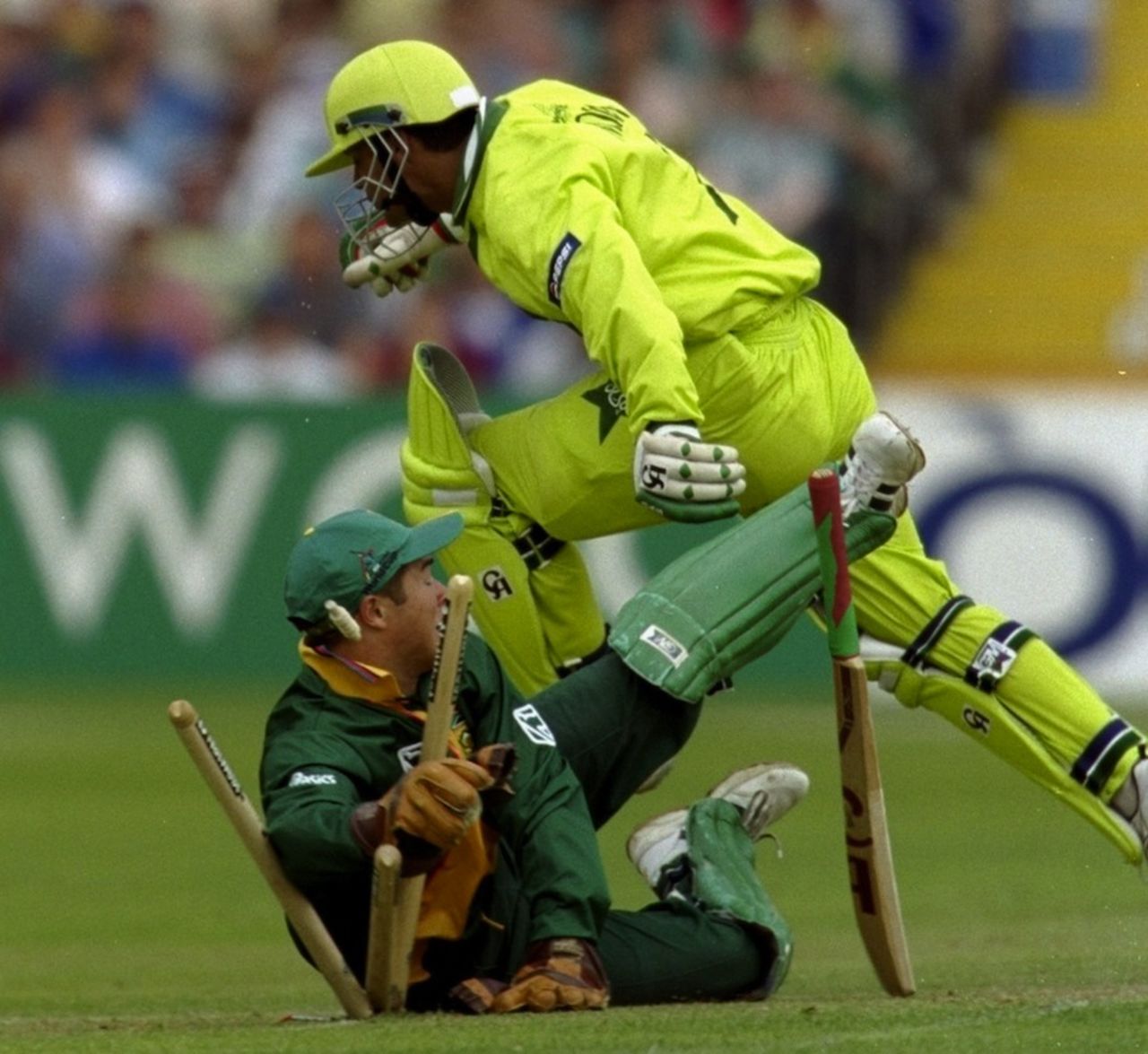 Mark Boucher runs out Moin Khan, Pakistan v South Africa, World cup, Nottingham, June 5, 1999