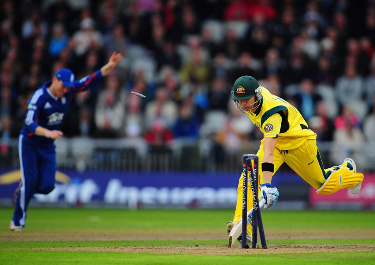 Michael Clarke was run out by Eoin Morgan's direct hit, England v Australia, 5th ODI, Old Trafford, July 10, 2012
