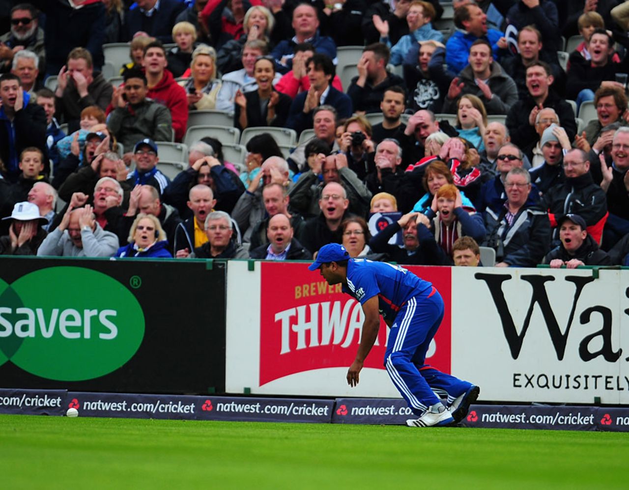 Samit Patel dropped a catch at third man, England v Australia, 5th ODI, Old Trafford, July 10, 2012