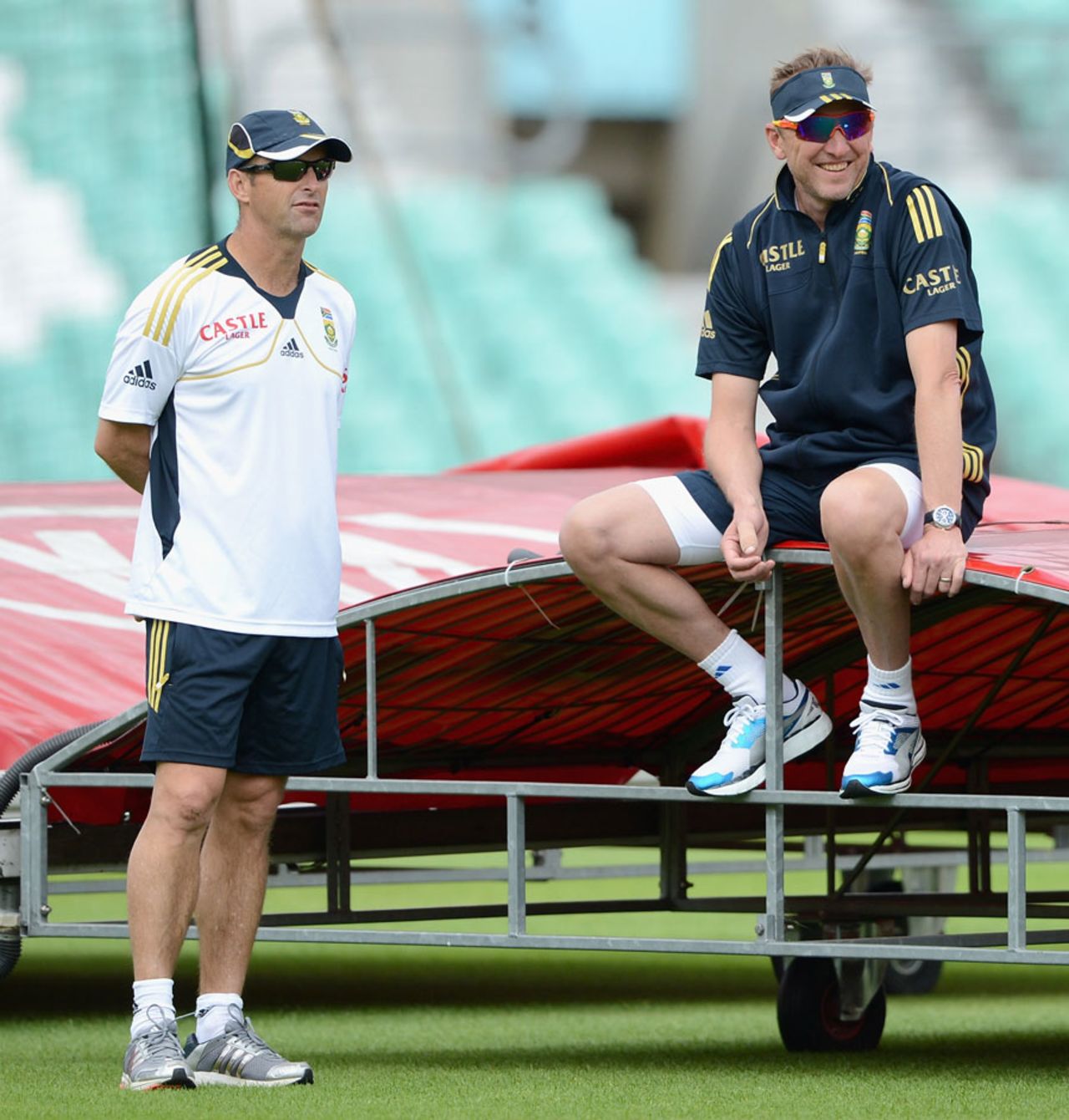 Allan Donald chats with Gary Kirsten during training, The Oval, London, July 17, 2012