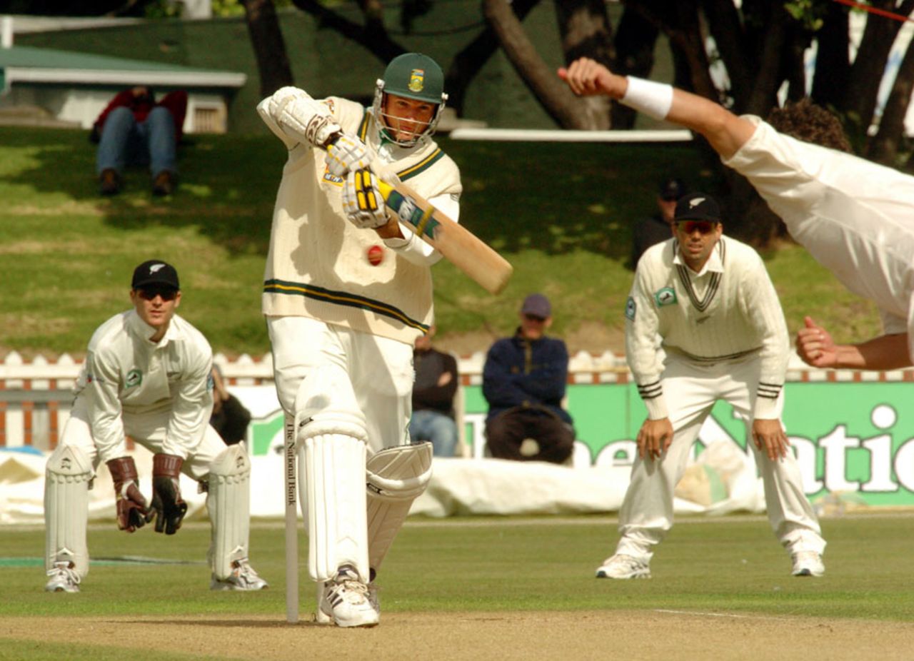 Graeme Smith made a match-winning unbeaten hundred, New Zealand v South Africa, 3rd Test, Wellington, April, 27, 2004