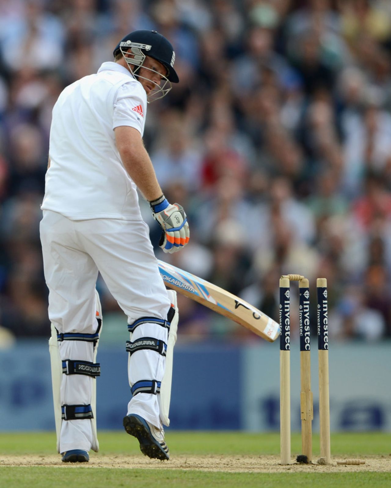 Ian Bell looks back after leaving a delivery from Jacques Kallis, England v South Africa, 1st Investec Test, The Oval, 2nd day, July 20, 2012