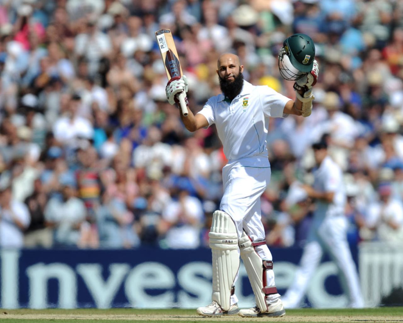 Hashim Amla takes in the applause for his double hundred, England v South Africa, 1st Investec Test, The Oval, 4th day, July, 22, 2012