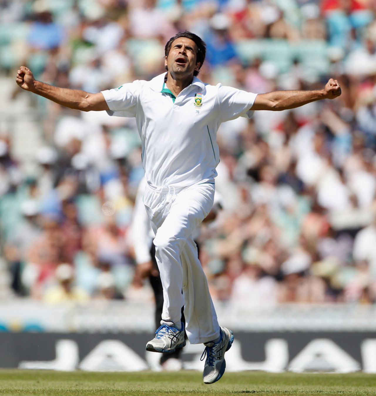 Imran Tahir claimed the key wicket of Matt Prior, England v South Africa, 1st Test, The Oval, 5th Day, July, 23, 2012