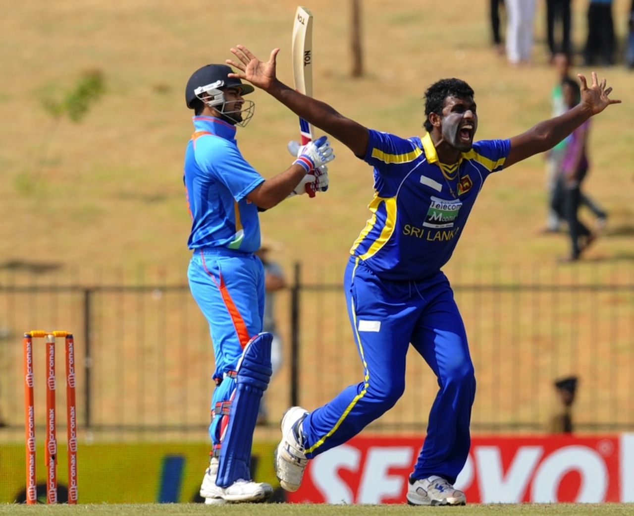 Thisara Perera picked up the dangerous Virat Kohli early, Sri Lanka v India, 2nd ODI Hambantota, July 24, 2012