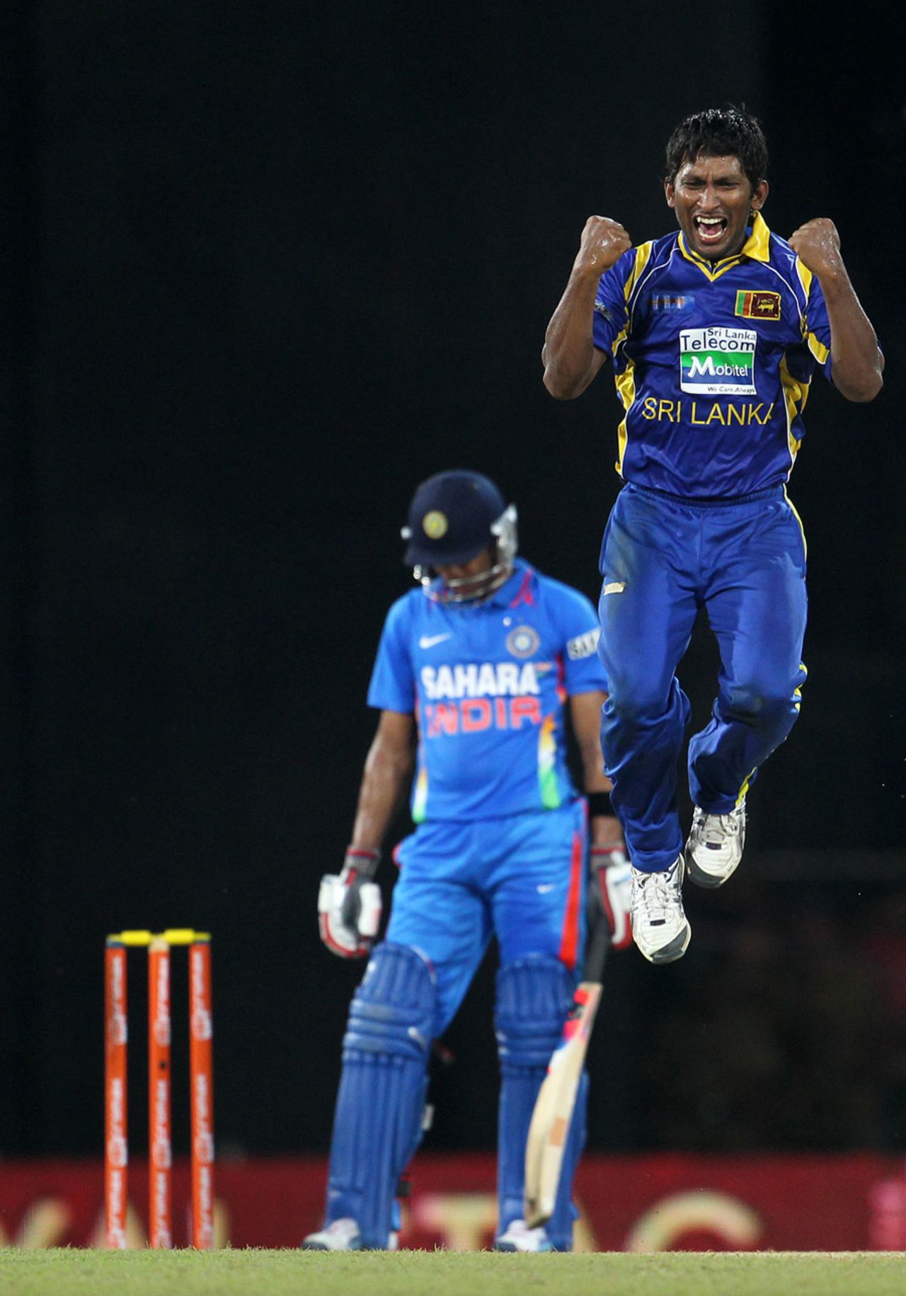 Jeevan Mendis trapped Manoj Tiwary lbw, Sri Lanka v India, 4th ODI, Colombo, July 31, 2012