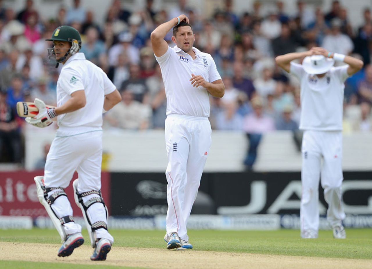 England's bowlers couldn't force an early breakthrough, England v South Africa, 2nd Investec Test, Headingley, 2nd day, August 3, 2012