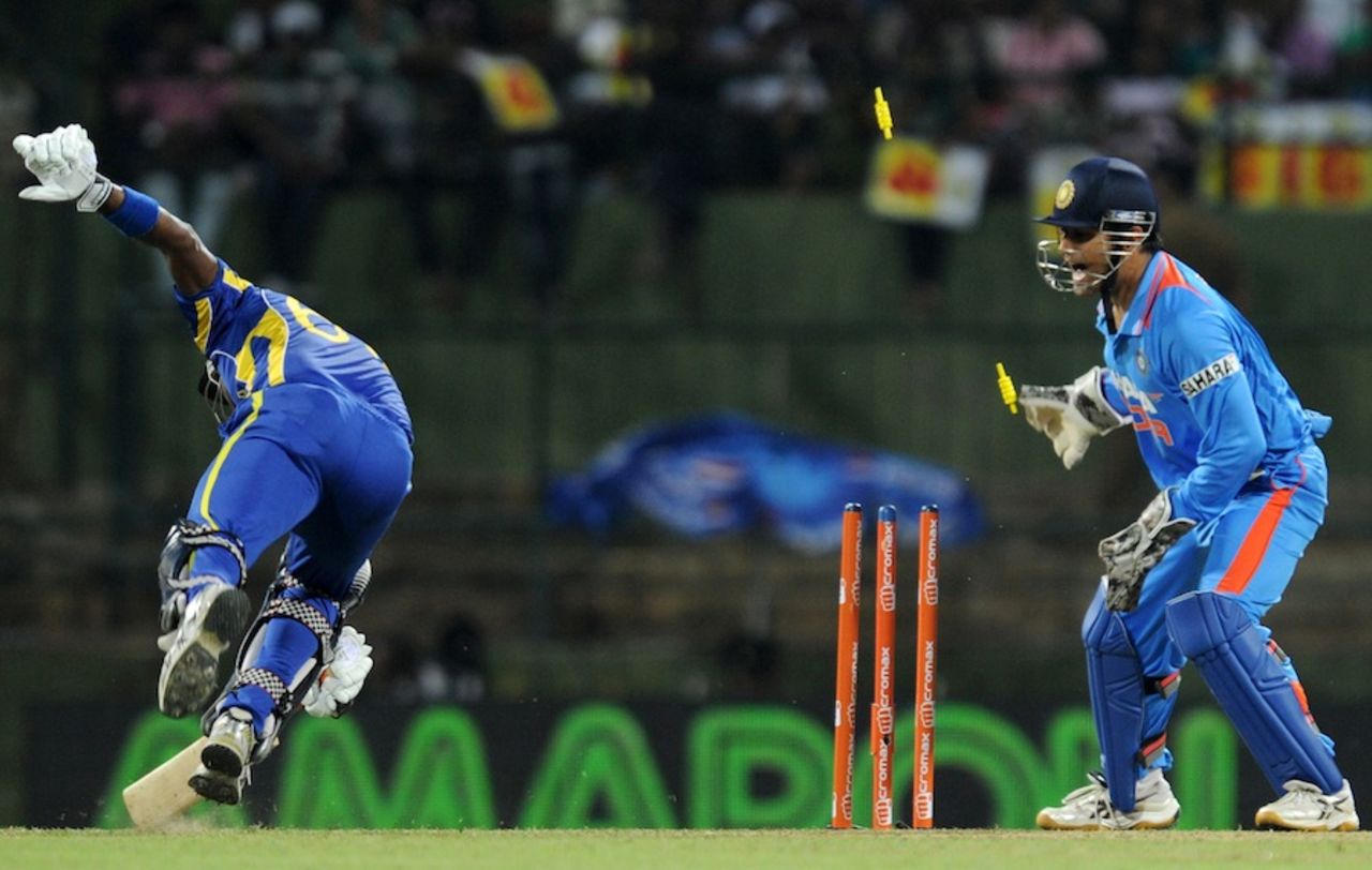 Angelo Mathews fails to make his ground, Sri Lanka v India, 5th ODI, Pallekele, August 4, 2012