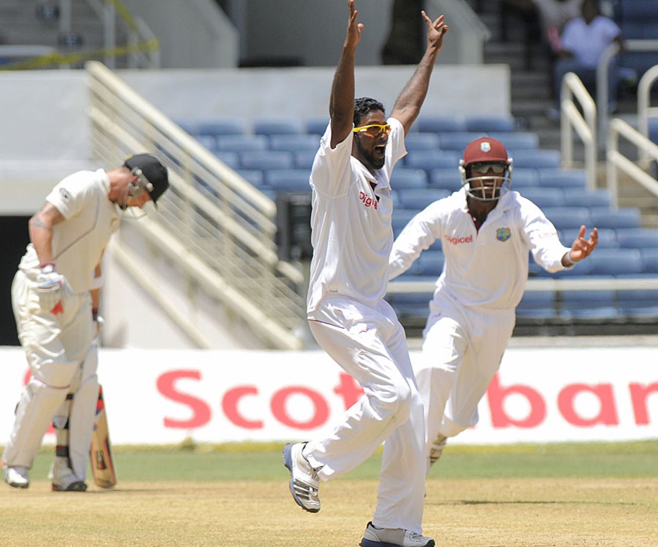 Narsingh Deonarine picked up 4 for 37, West Indies v New Zealand, 2nd Test, Jamaica, 3rd day, August 4, 2012