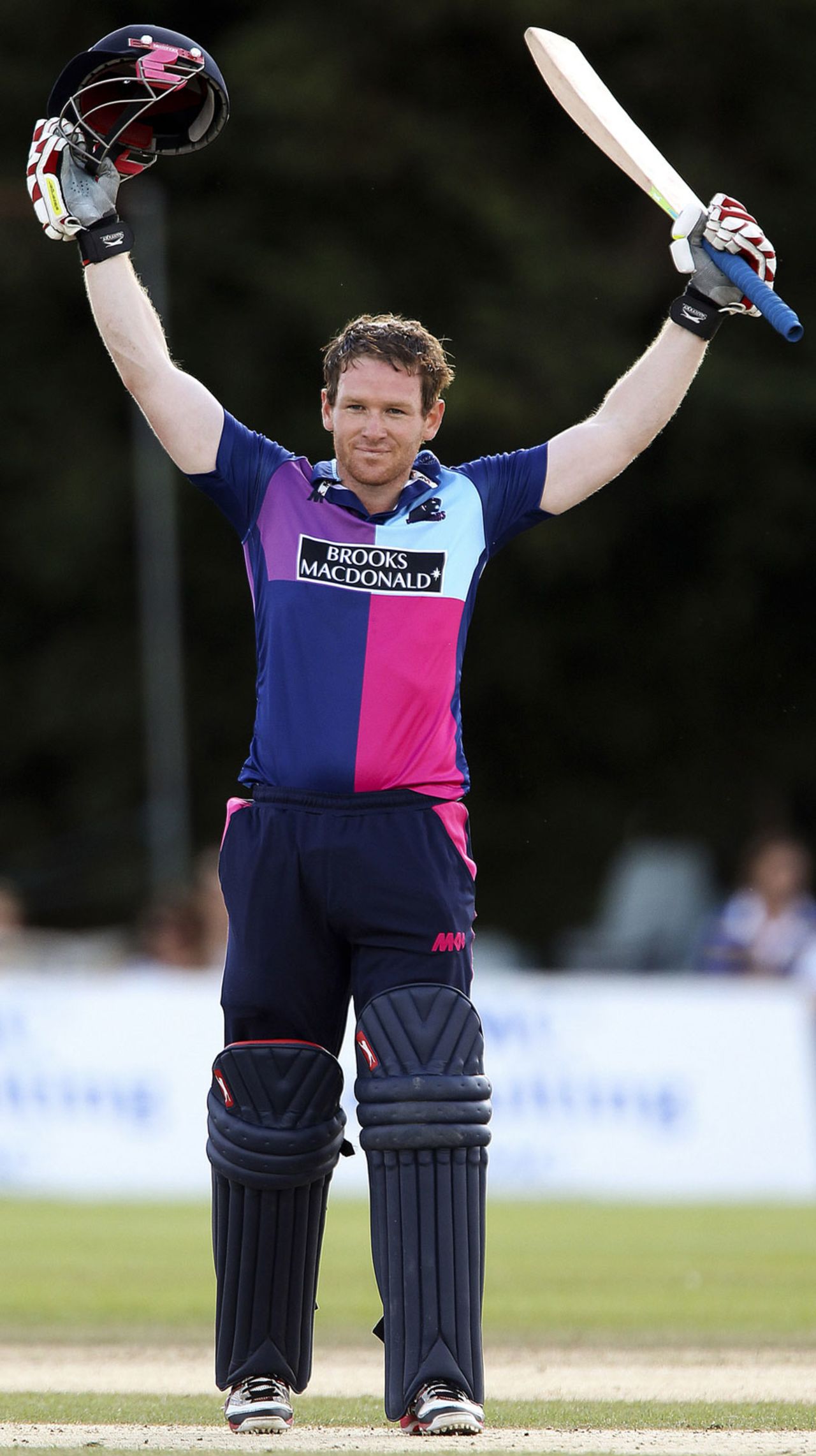 Eoin Morgan acknowledges his century, Middlesex v Worcestershire, Clydesdale Bank 40, Group A, 
