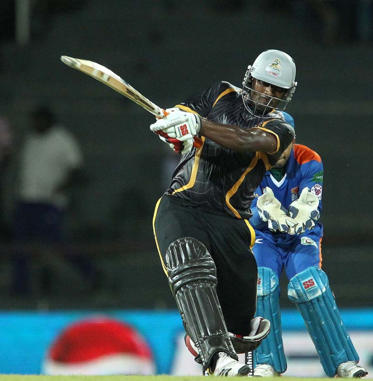 Thisara Perera slogs on his way to a 33-ball 72, Kandurata Warriors v Nagenahira Nagas, SLPL, Colombo, August 13, 2012