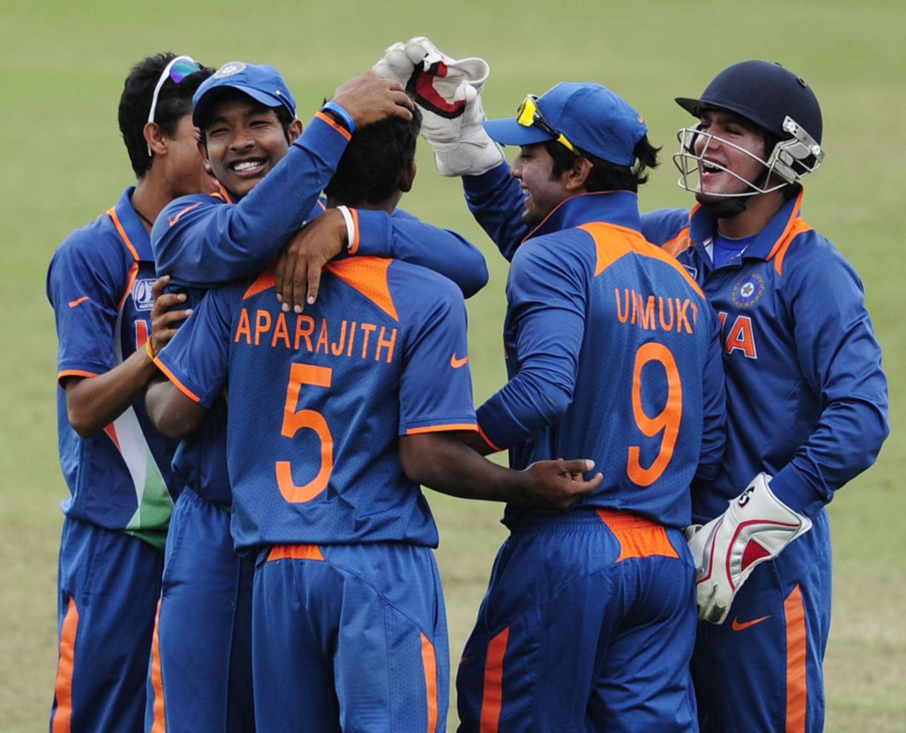 India's bowlers put in a commanding performance to restrict Pakistan's batsmen , India v Pakistan, quarter-final, ICC Under-19 World Cup, Townsville, August 20, 2012