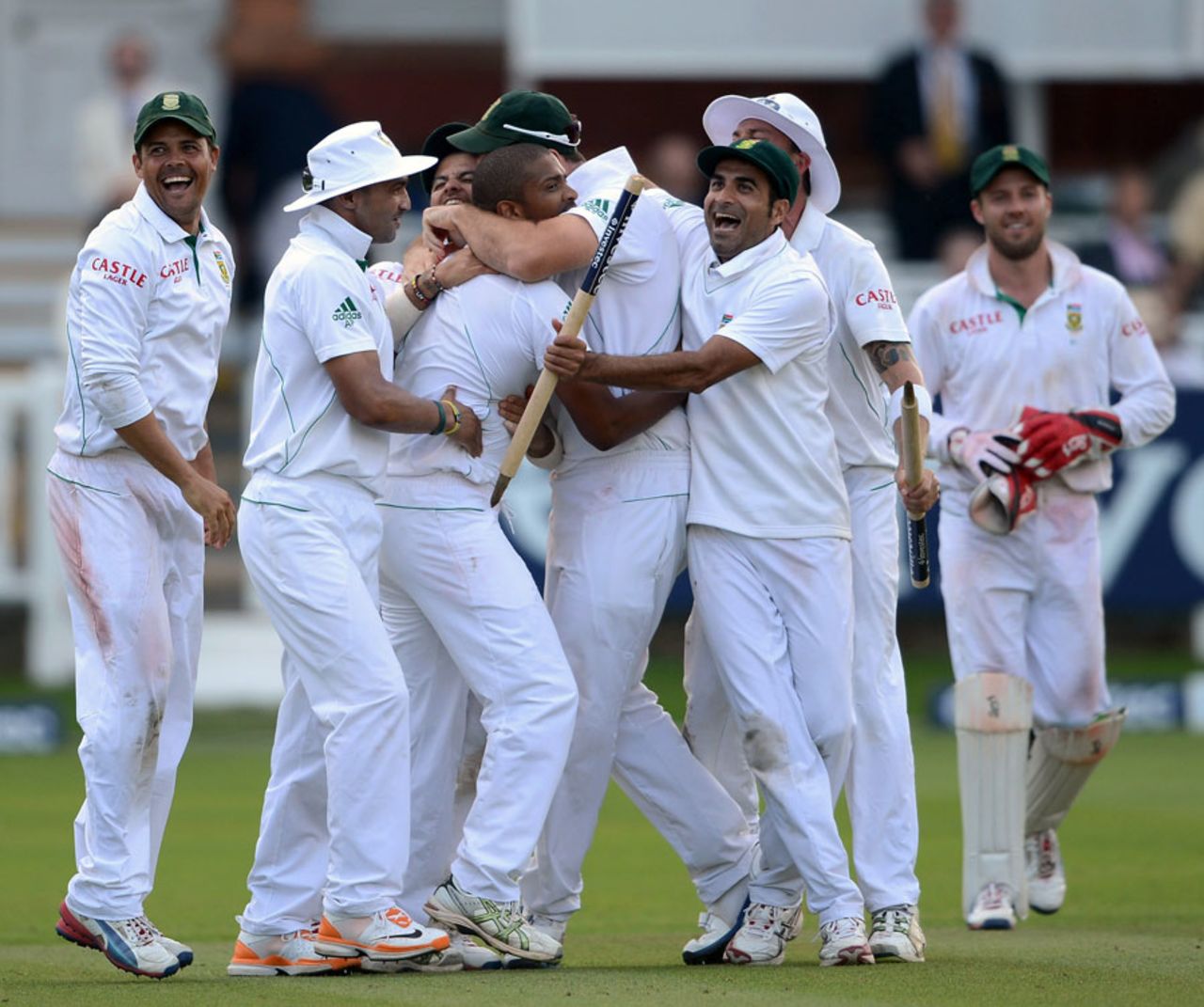 South Africa celebrate the winning moment, England v South Africa, 3rd Investec Test, Lord's, 5th day, August 20, 2012