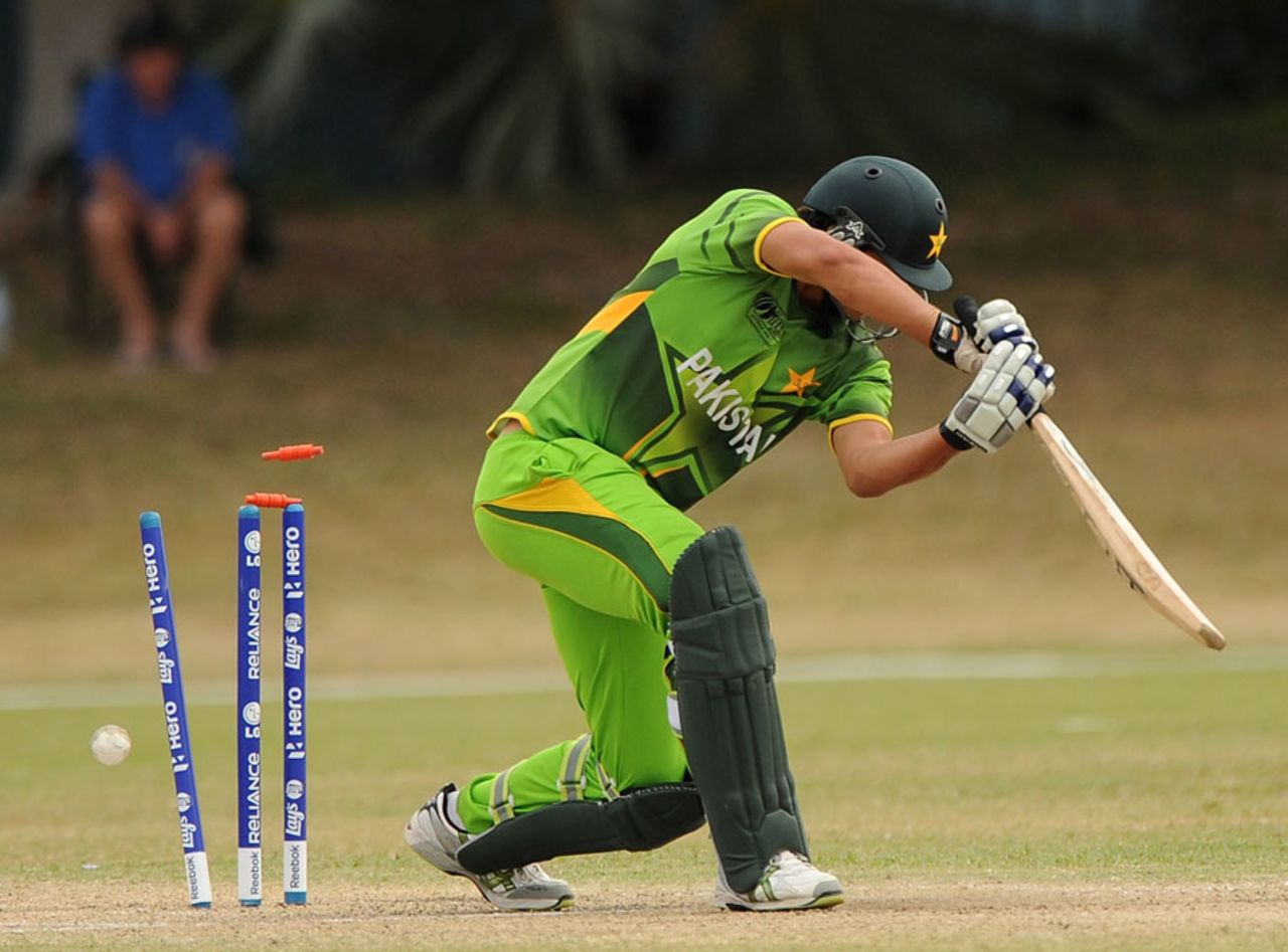 Pakistan's batsmen struggled in their chase of 183, Pakistan v West Indies, ICC Under-19 World Cup 5th place play-off semi-final, Townsville, August 22, 2012