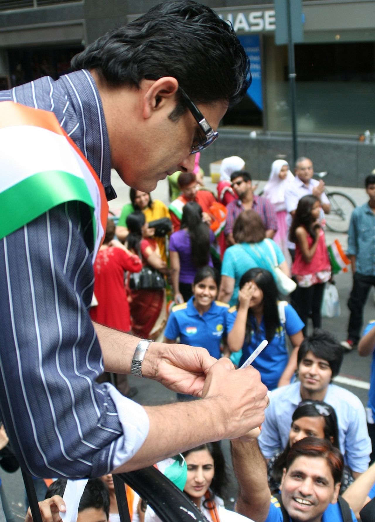 Anil Kumble signing autographs, New York, August 20, 2012