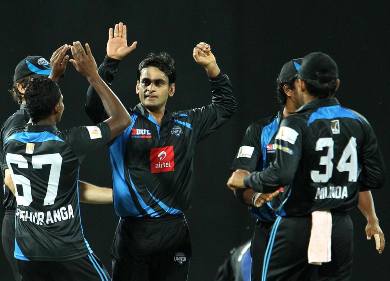 Mohammad Hafeez celebrates the wicket of Tharanga Paranavitana, Wayamba v Kandurata, SLPL, Colombo, August 24, 2012
