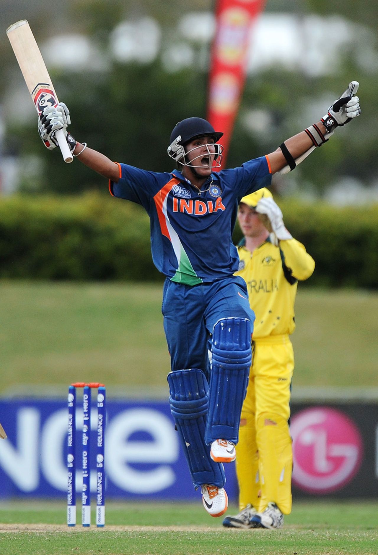 Smit Patel roars after the winning runs are hit, Australia v India, ICC U-19 World Cup, final, Townsville, August 26, 2012