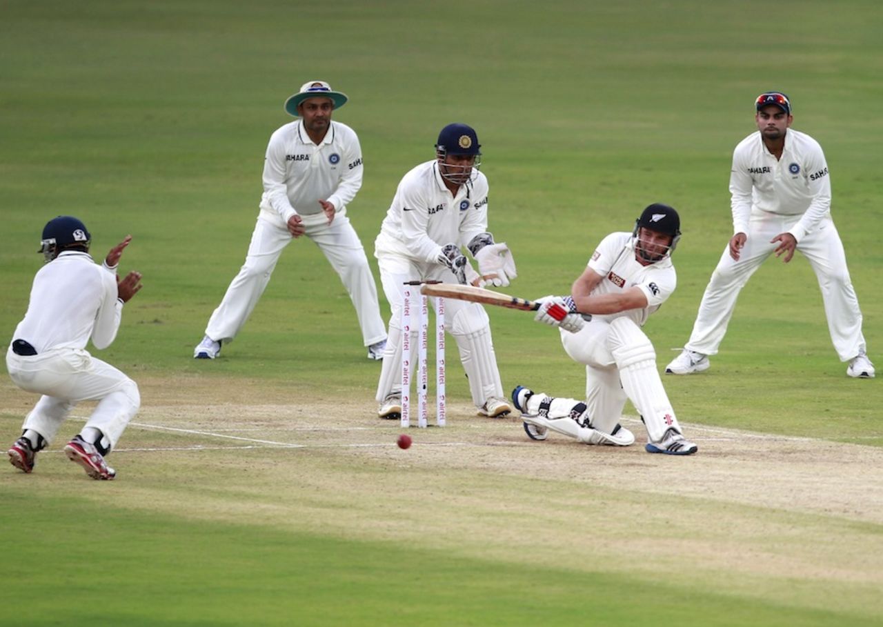 Dainel Flynn sweeps, India v New Zealand, 1st Test, Hyderabad, 2nd day, August 24, 2012