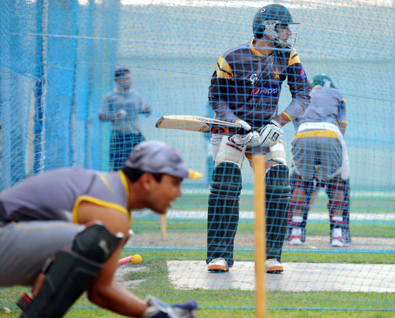 Misbah-ul-Haq (right) and Kamran Akmal train in the nets ahead of the first ODI against Australia, Sharjah, August 27, 2012