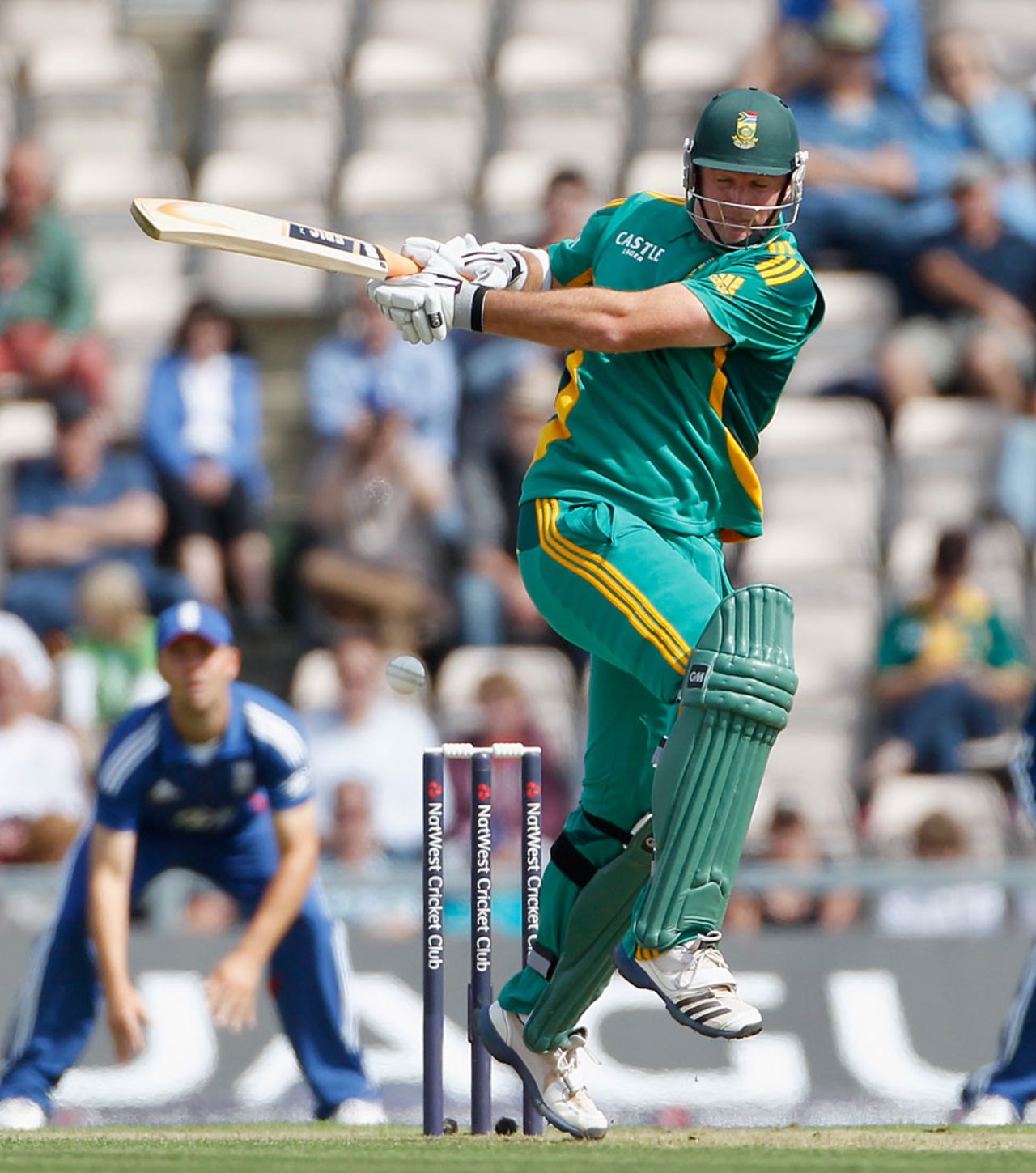 Graeme Smith pulls during his half-century, England v South Africa, 2nd NatWest ODI, West End, August 28, 2012