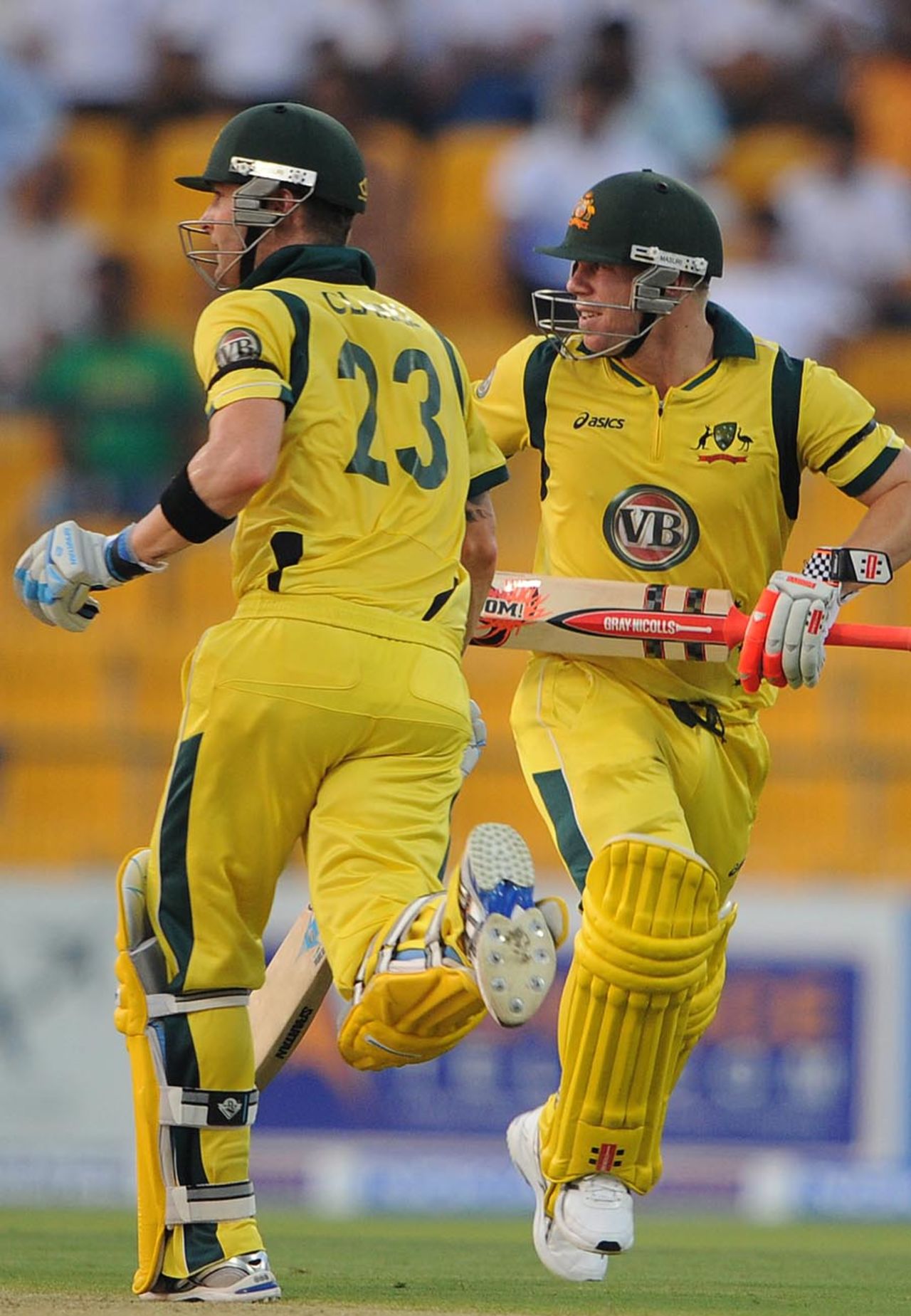 Michael Clarke and David Warner put on 66 runs for the second wicket, Pakistan v Australia, 2nd ODI, Abu Dhabi, August 31, 2012