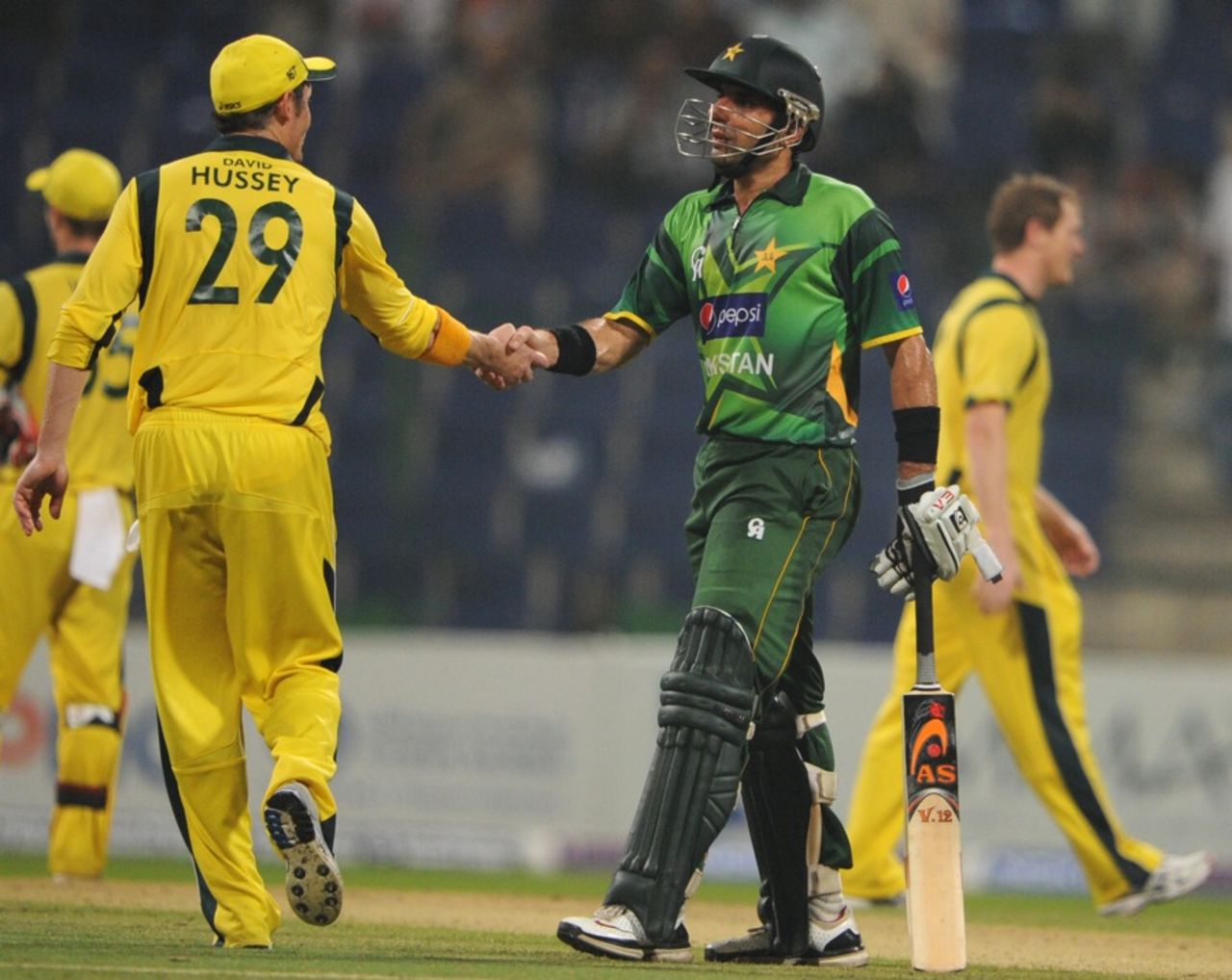 The winning captain Misbah-ul-Haq is congratulated by David Hussey, Pakistan v Australia, 2nd ODI, Abu Dhabi, August 31, 2012