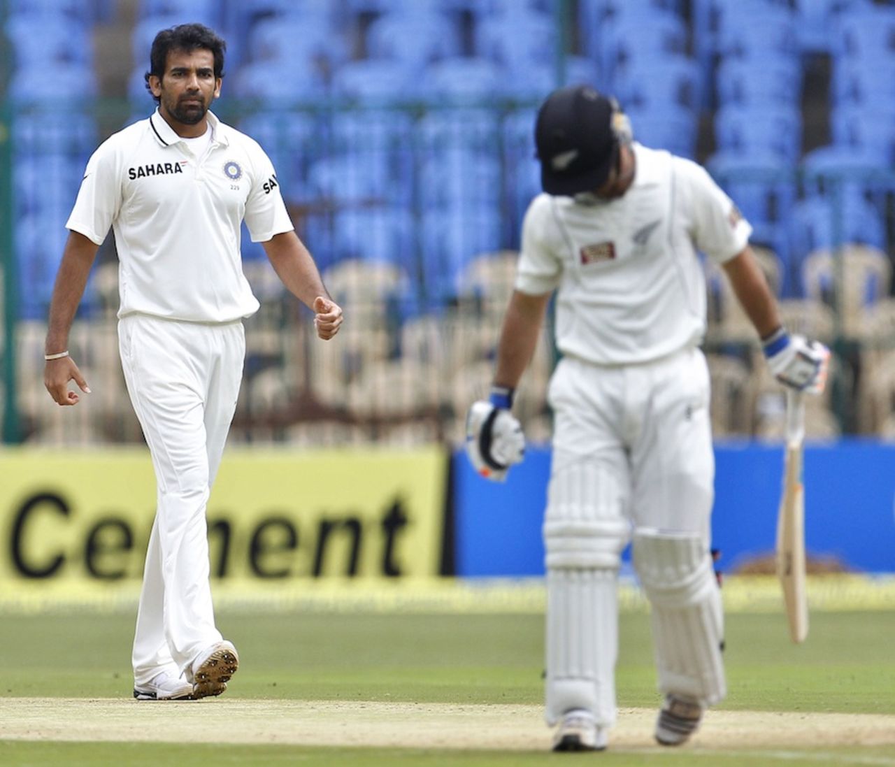 Zaheer Khan removed Kruger van Wyk early to trigger a New Zealand collapse, India v New Zealand, 2nd Test, Bangalore, 2nd day, September 1, 2012