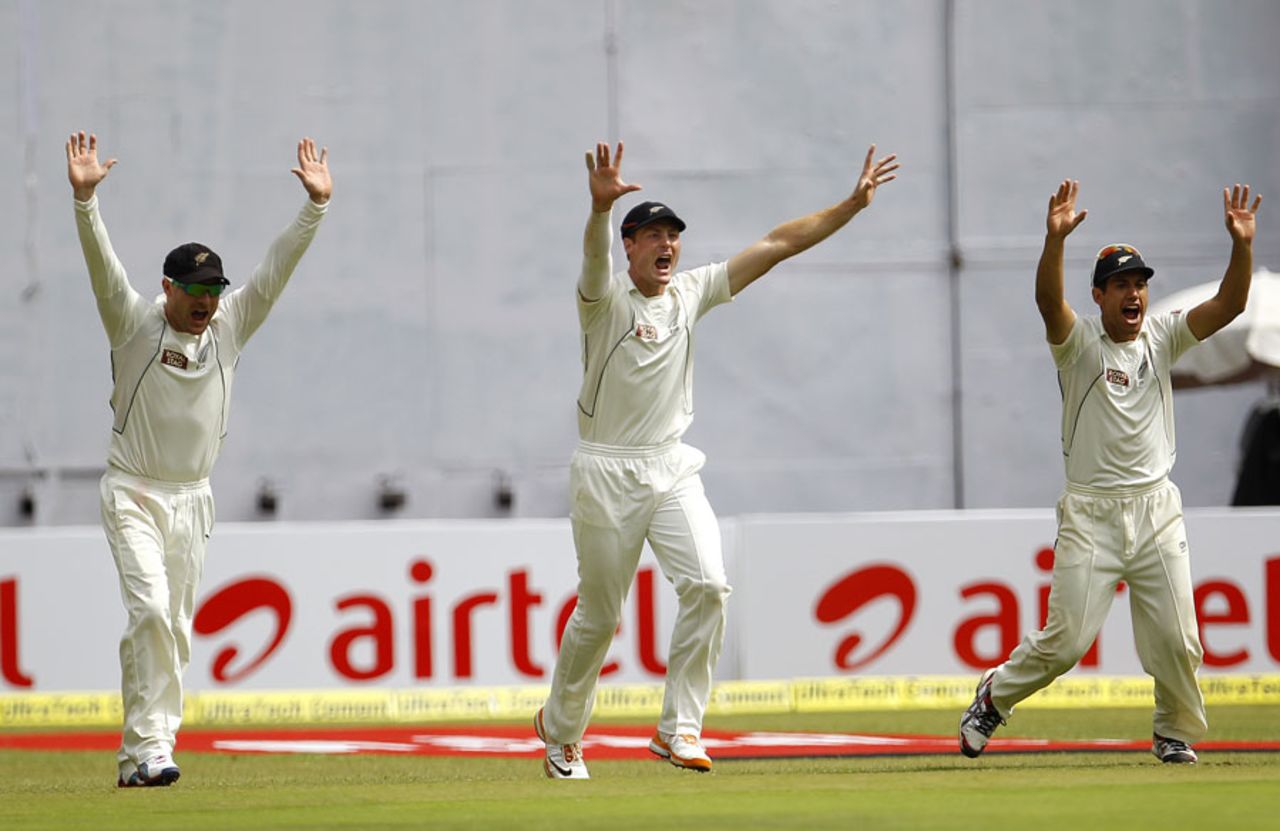 New Zealand's slip cordon appeals, India v New Zealand, 2nd Test, Bangalore, 3rd day, September 2, 2012