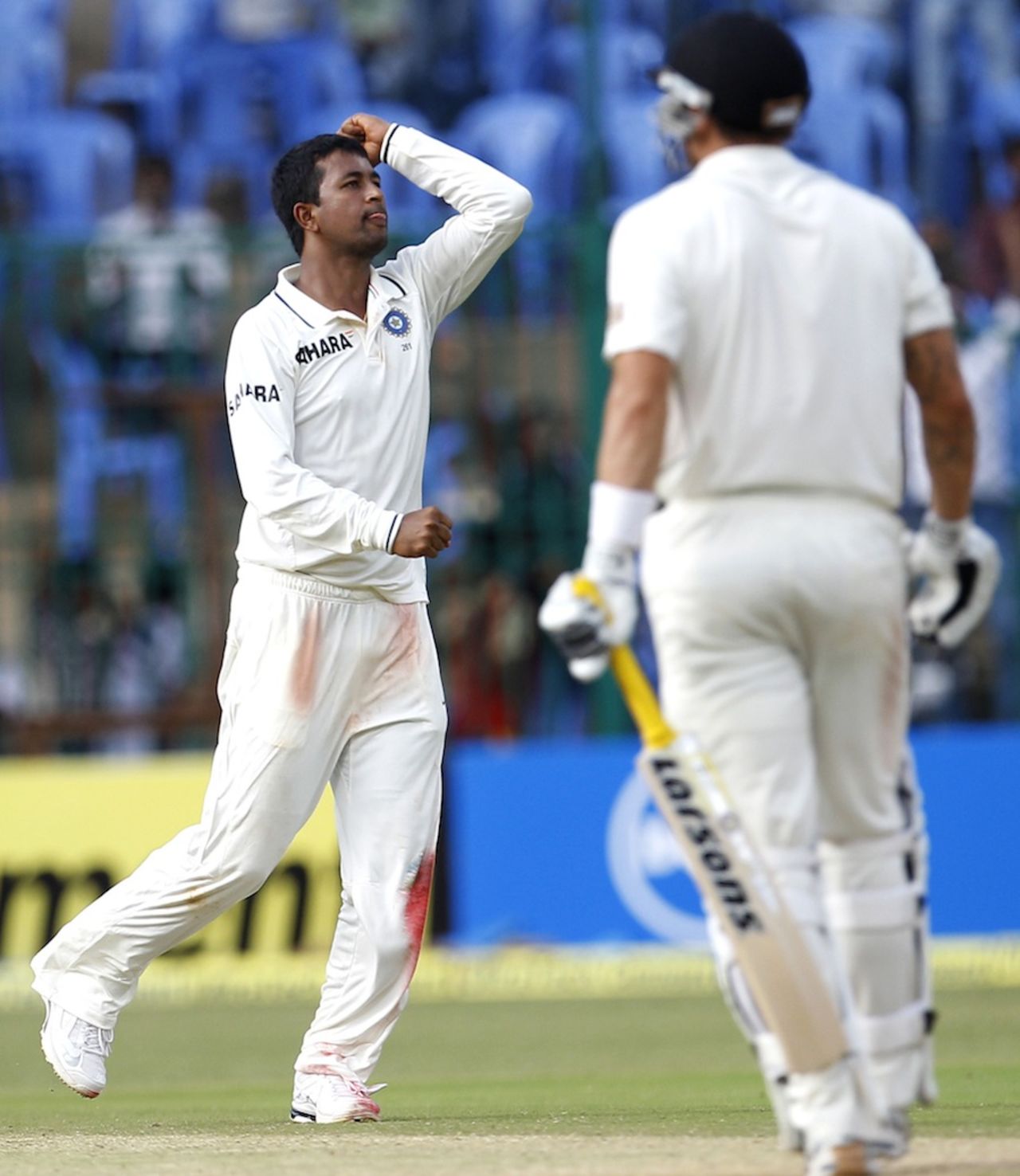 Pragyan Ojha is pumped after picking up Doug Bracewell, India v New Zealand, 2nd Test, Bangalore, 3rd day, September 2, 2012