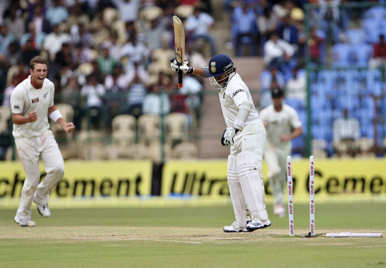 Tim Southee bowled Sachin Tendulkar, India v New Zealand, 2nd Test, Bangalore, 4th day, September 3, 2012