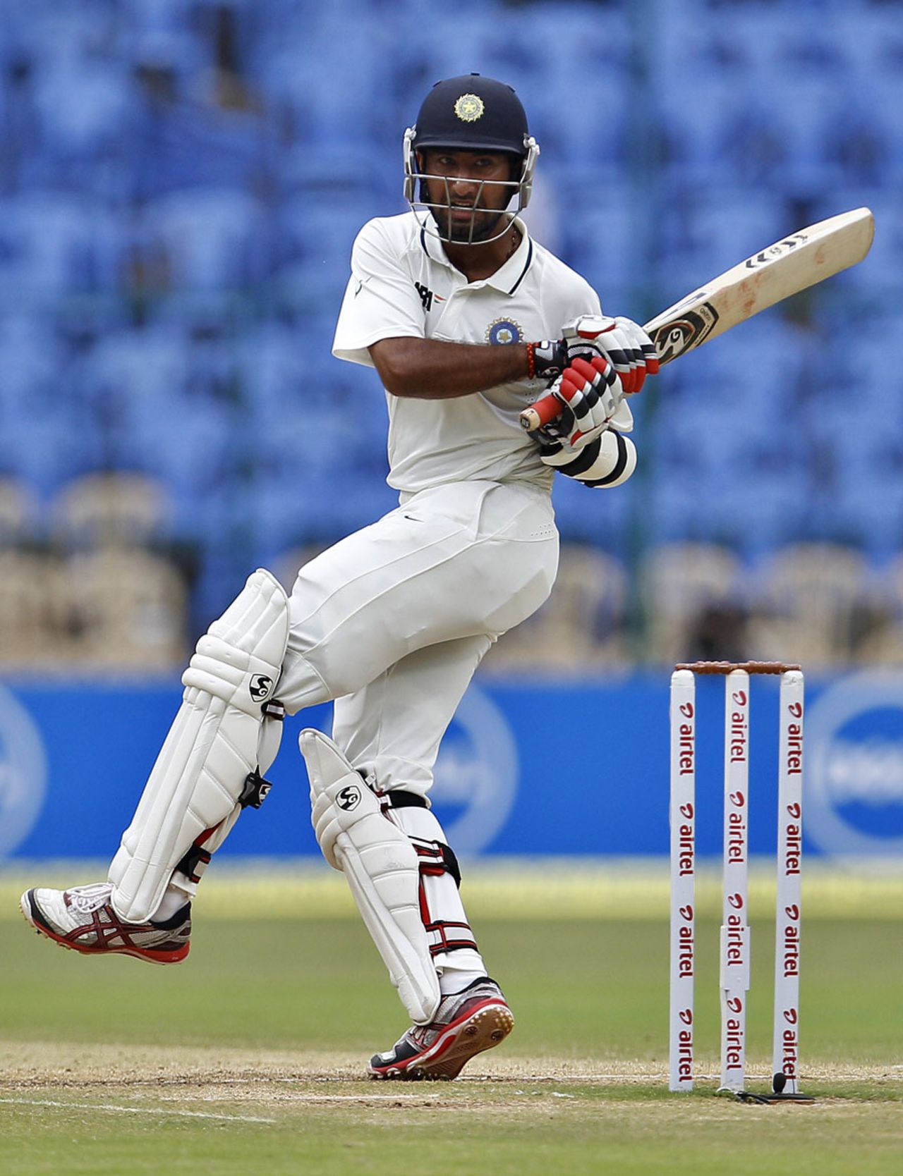 Cheteshwar Pujara guided India briefly with 48, India v New Zealand, 2nd Test, Bangalore, 4th day, September 3, 2012