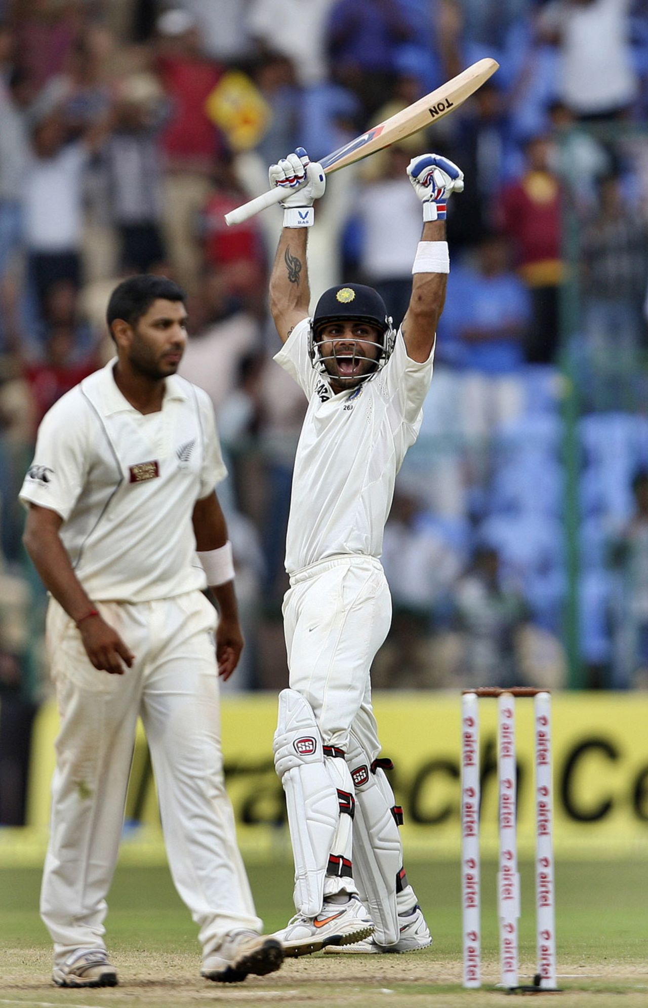 Virat Kohli roars after the winning runs are hit, India v New Zealand, 2nd Test, Bangalore, 4th day, September 3, 2012