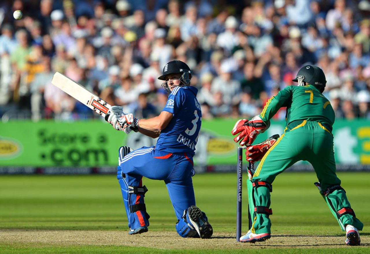 Chris Woakes made useful lower-order runs, England v South Africa, 5th NatWest ODI, Trent Bridge, September, 5, 2012