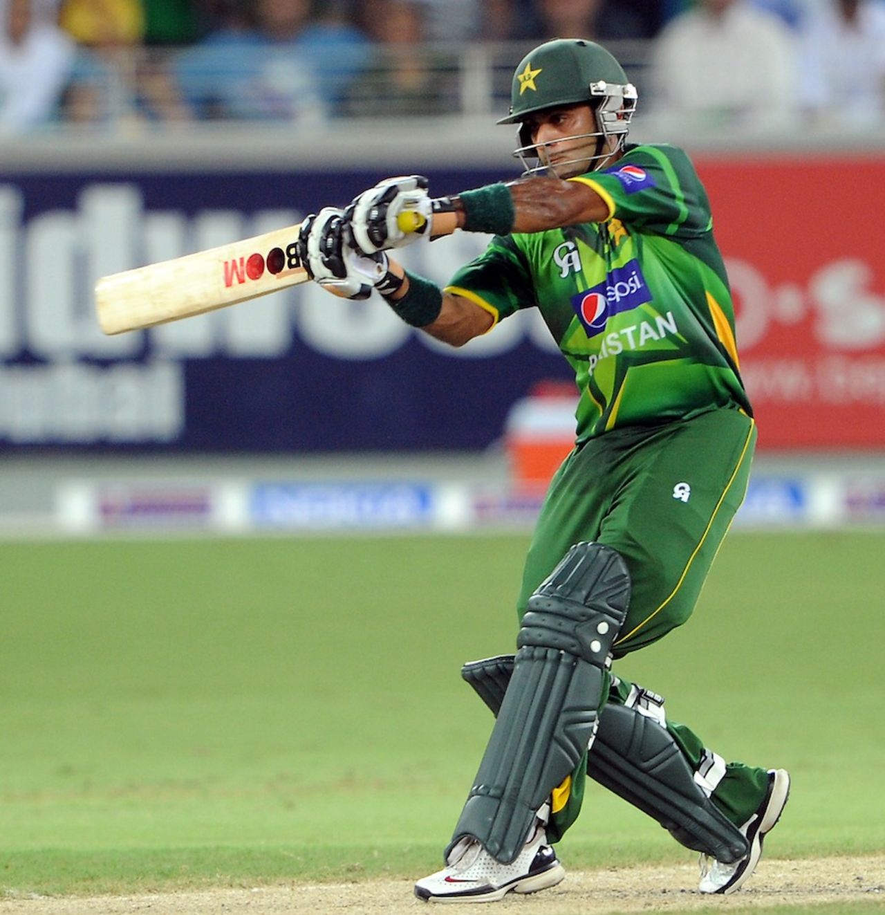 Mohammad Hafeez prepares to pull, Pakistan v Australia, 2nd T20I, Dubai, September 7, 2012