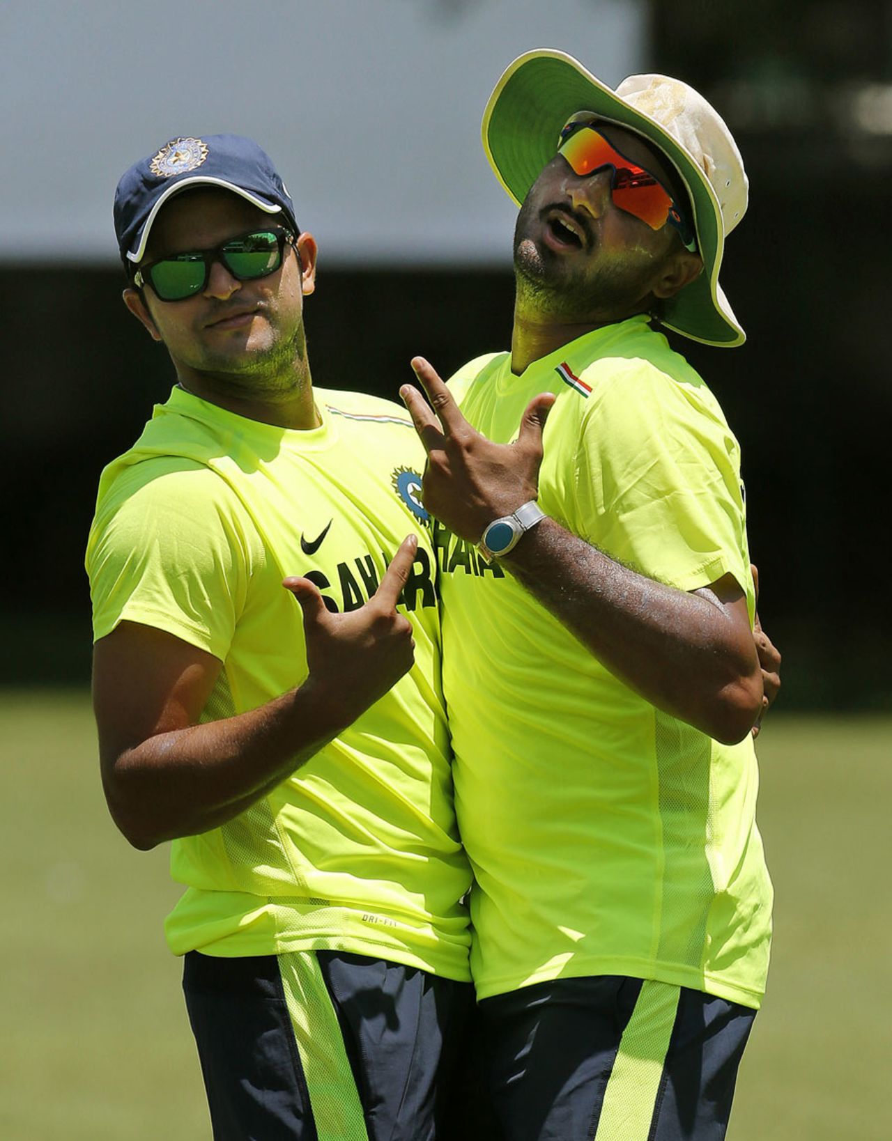 Suresh Raina and Harbhajan Singh have some fun at practice, World Twenty20 2012, Colombo, September 13, 2012