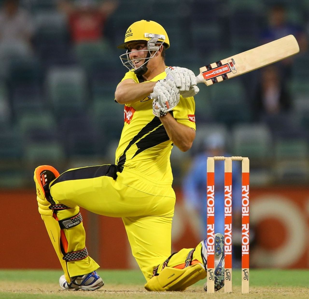 Mitchell Marsh sweeps during his 78, Western Australia v New South Wales, Ryobi Cup, Perth, September 16, 2012